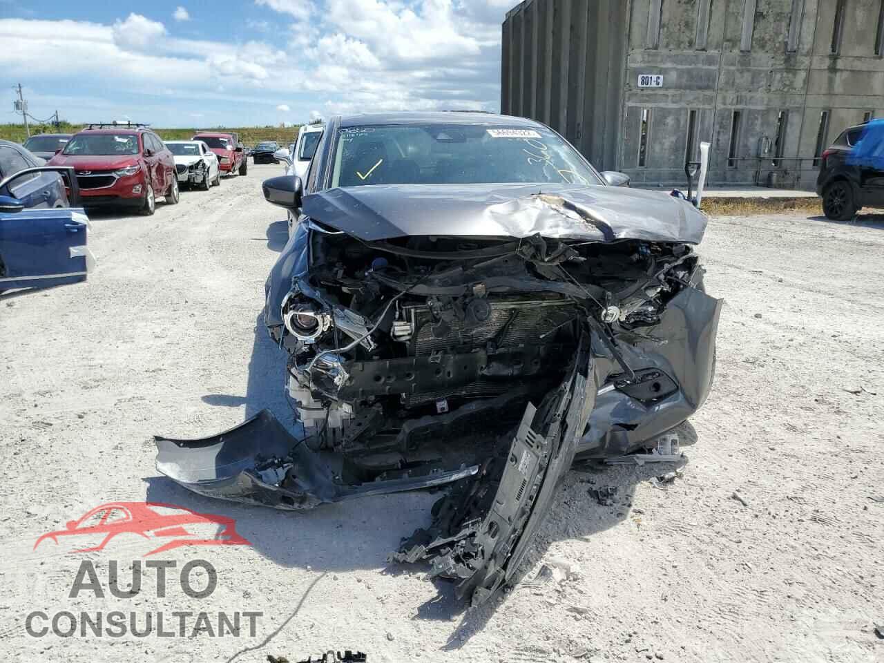 MAZDA 3 2018 - 3MZBN1W34JM158564