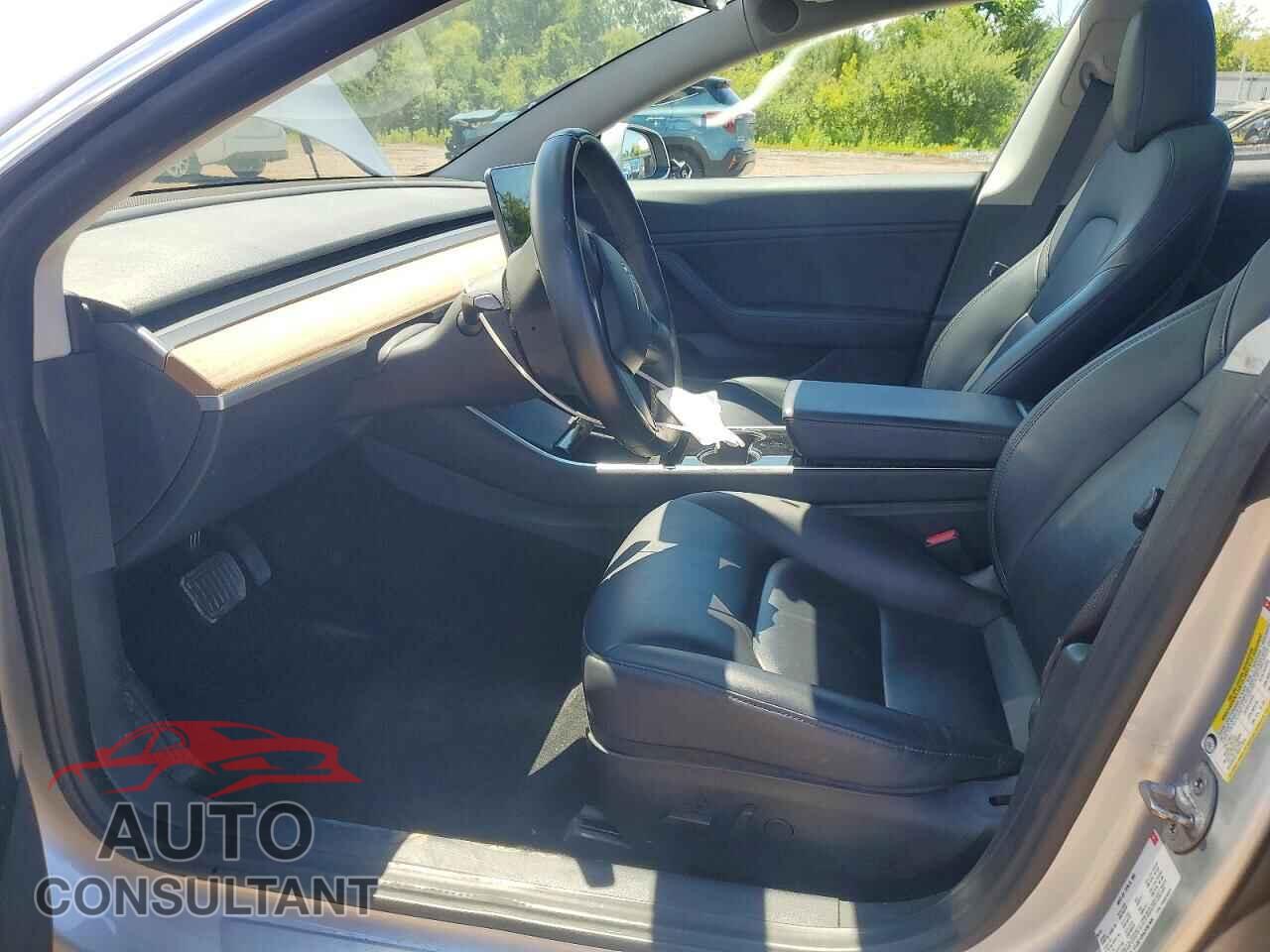 TESLA MODEL 3 2018 - 5YJ3E1EB5JF087654
