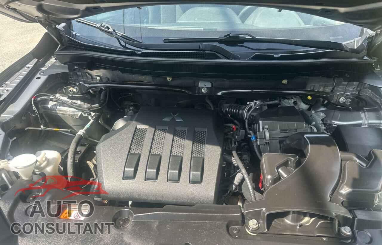 MITSUBISHI ECLIPSE 2019 - JA4AS3AA4KZ016007