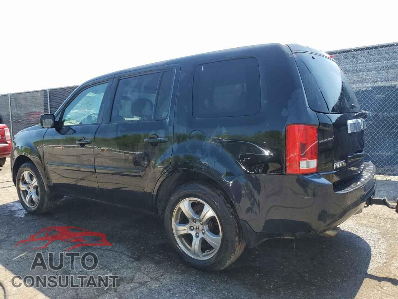 HONDA PILOT 2014 - 5FNYF4H43EB015570