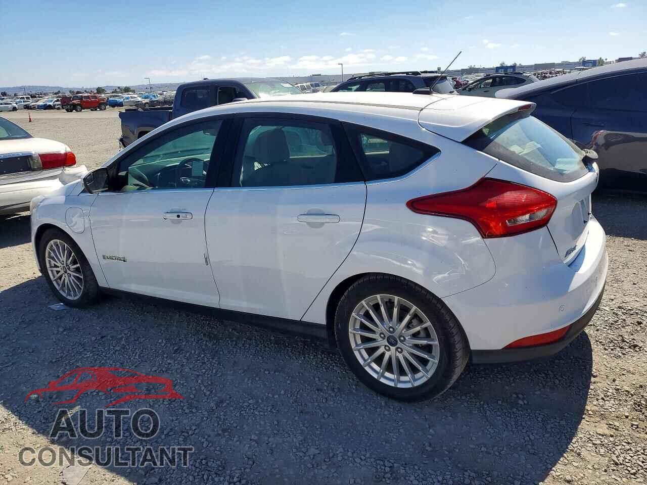 FORD FOCUS 2017 - 1FADP3R49HL224520