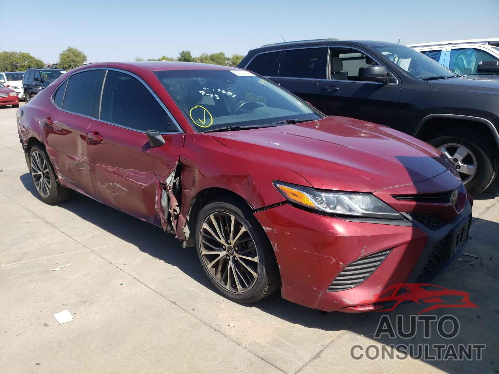 TOYOTA CAMRY 2018 - 4T1B11HK8JU566530