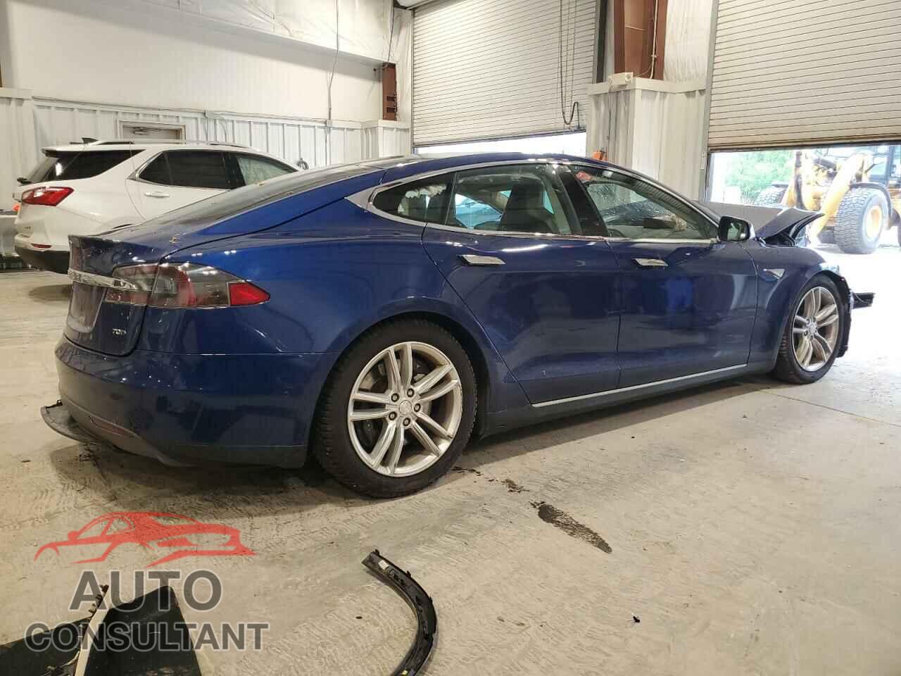 TESLA MODEL S 2015 - 5YJSA1E27FF111550