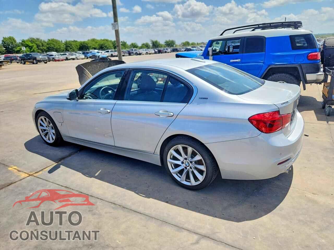 BMW 3 SERIES 2017 - WBA8E1C56HK480348