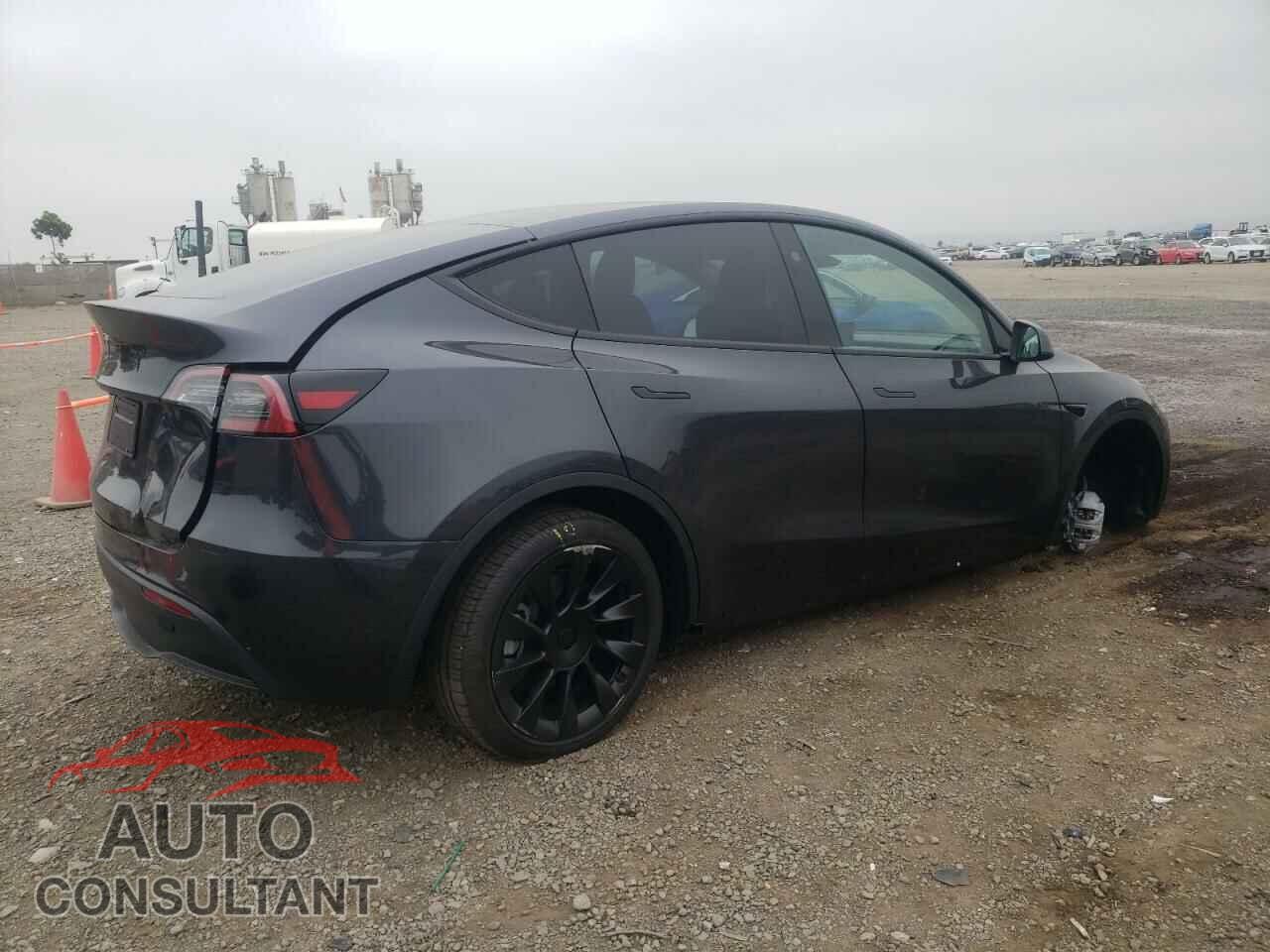 TESLA MODEL Y 2024 - 7SAYGDED3RF011237