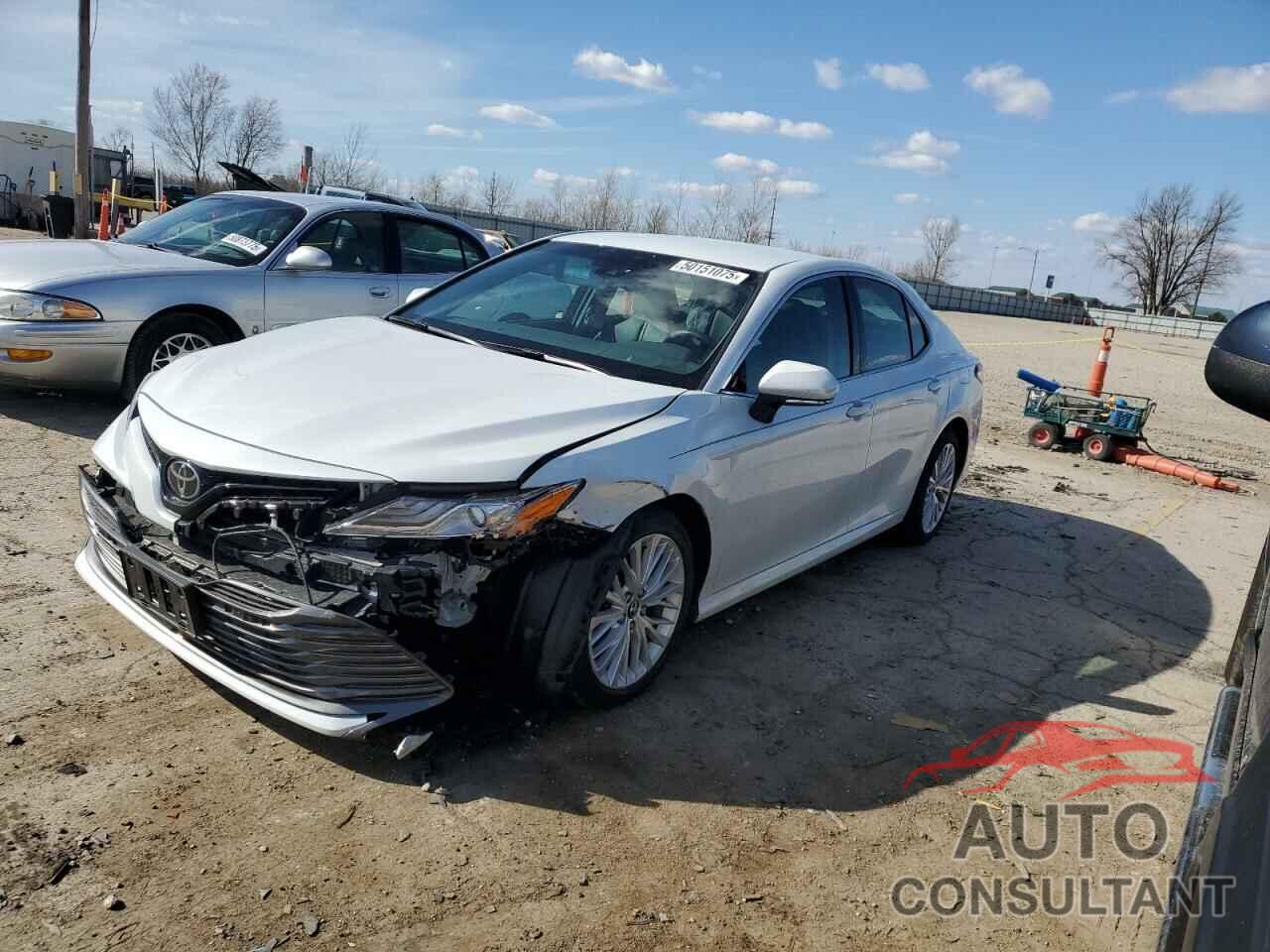 TOYOTA CAMRY 2018 - 4T1B11HK2JU111687