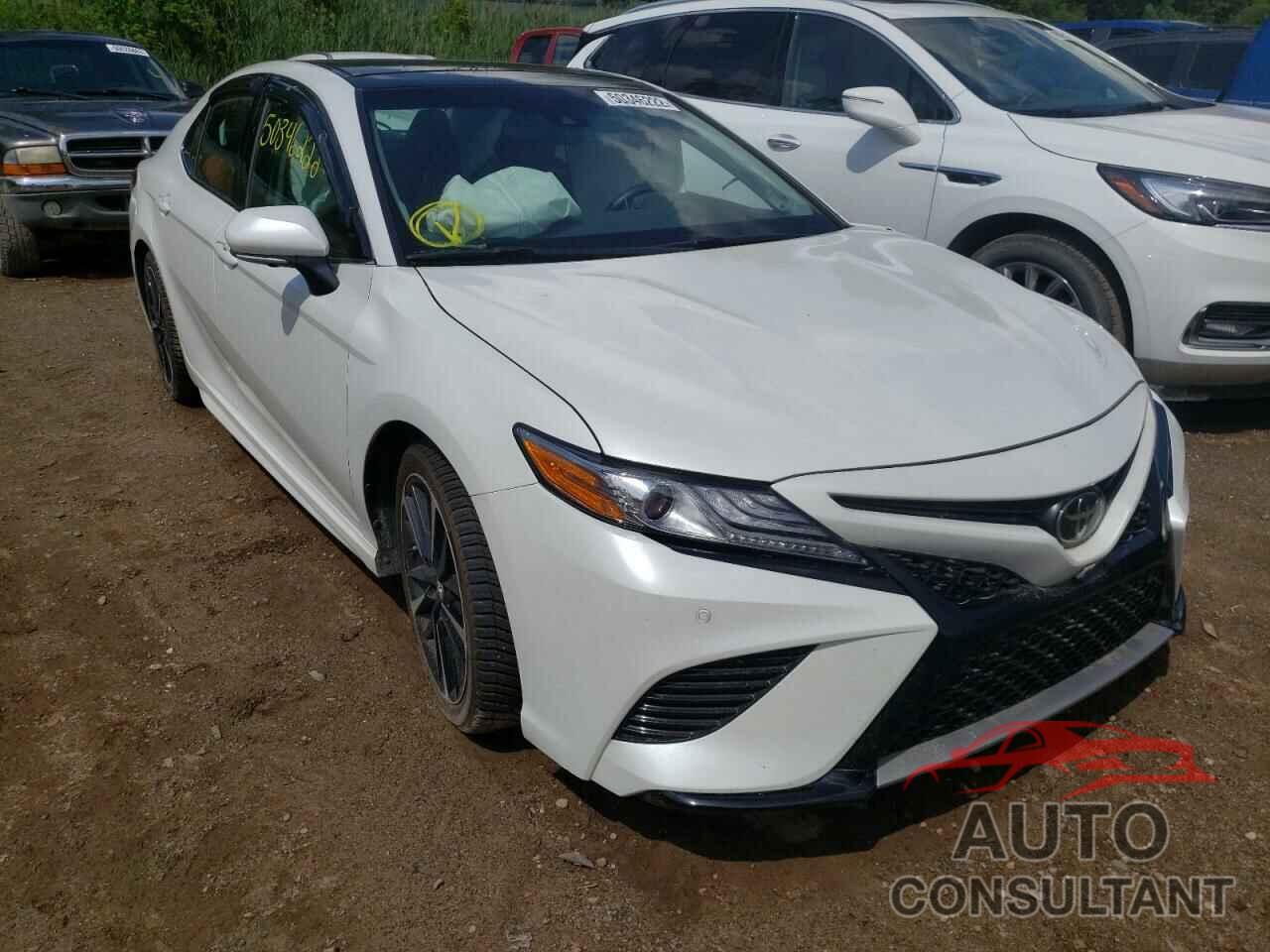 TOYOTA CAMRY 2018 - 4T1B61HK9JU001902
