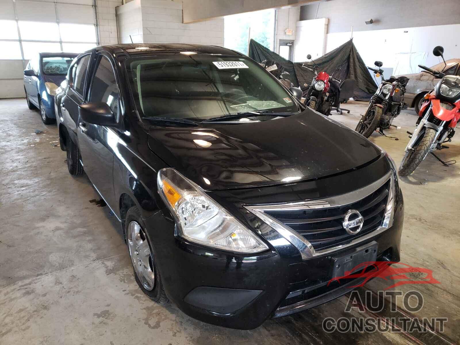 NISSAN VERSA 2018 - 3N1CN7APXJL882434