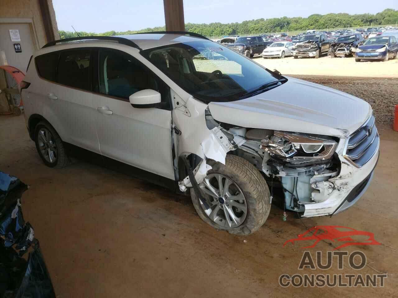 FORD ESCAPE 2017 - 1FMCU0GD5HUD72346