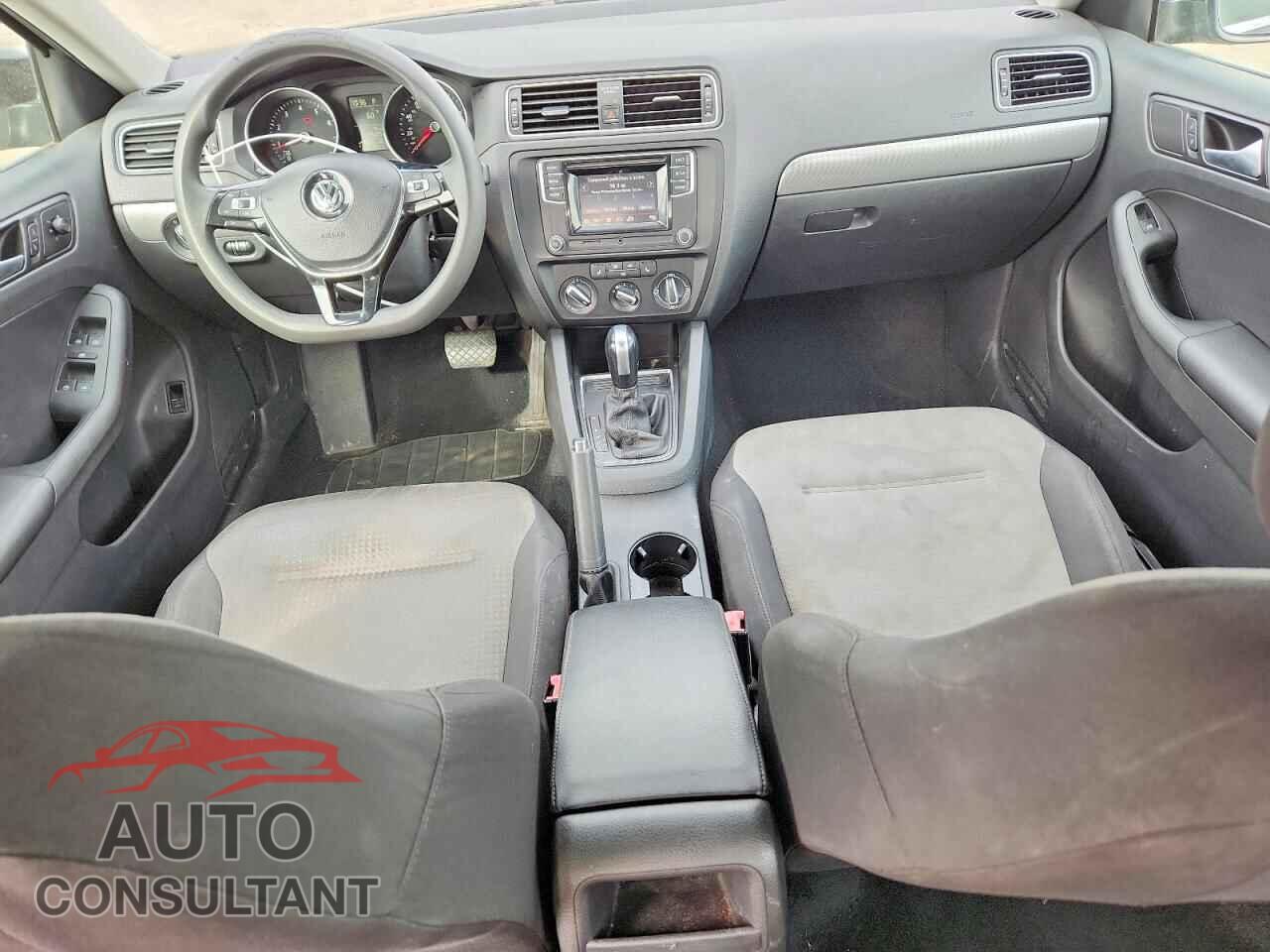 VOLKSWAGEN JETTA 2017 - 3VW2B7AJ4HM270793