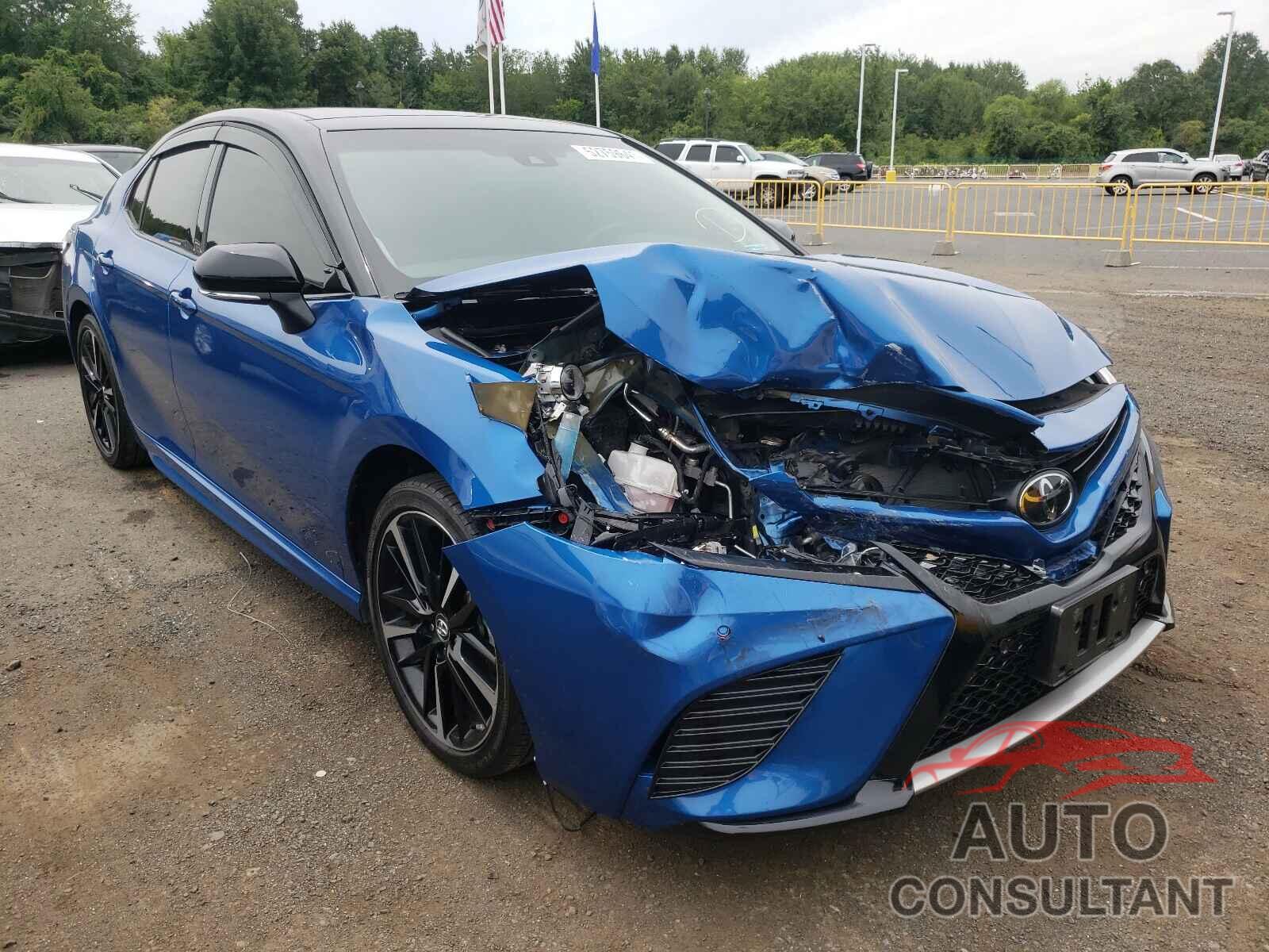 TOYOTA CAMRY 2018 - 4T1B61HK9JU153226