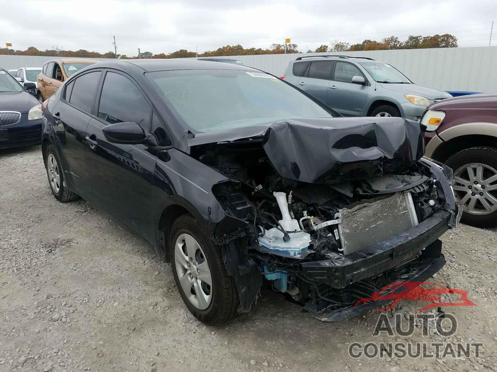 KIA FORTE 2018 - 3KPFK4A74JE243925