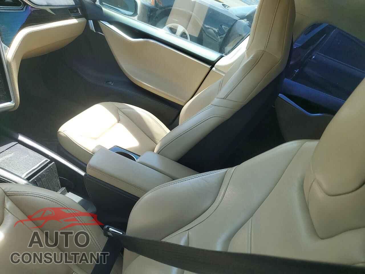 TESLA MODEL S 2015 - 5YJSA1E10FF114054