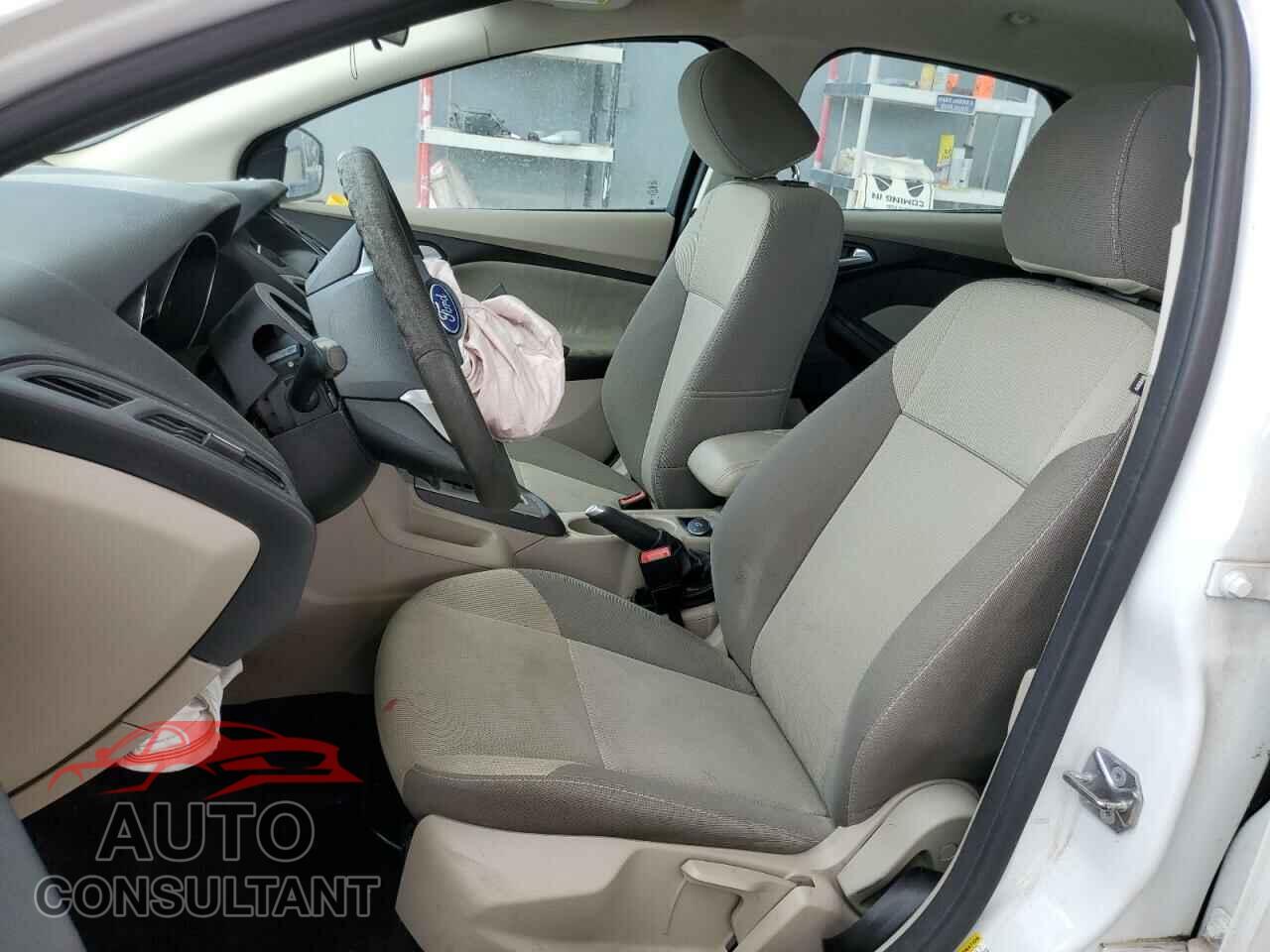 FORD FOCUS 2014 - 1FADP3K27EL426812