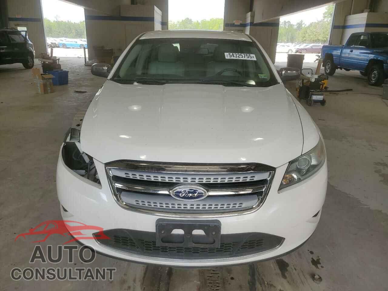 FORD TAURUS 2011 - 1FAHP2FW5BG135142