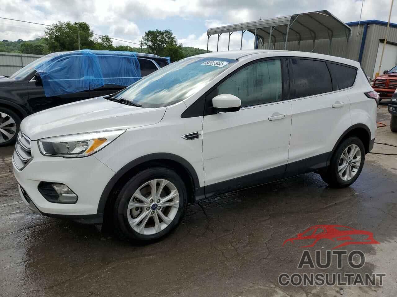 FORD ESCAPE 2017 - 1FMCU9GD2HUC38933