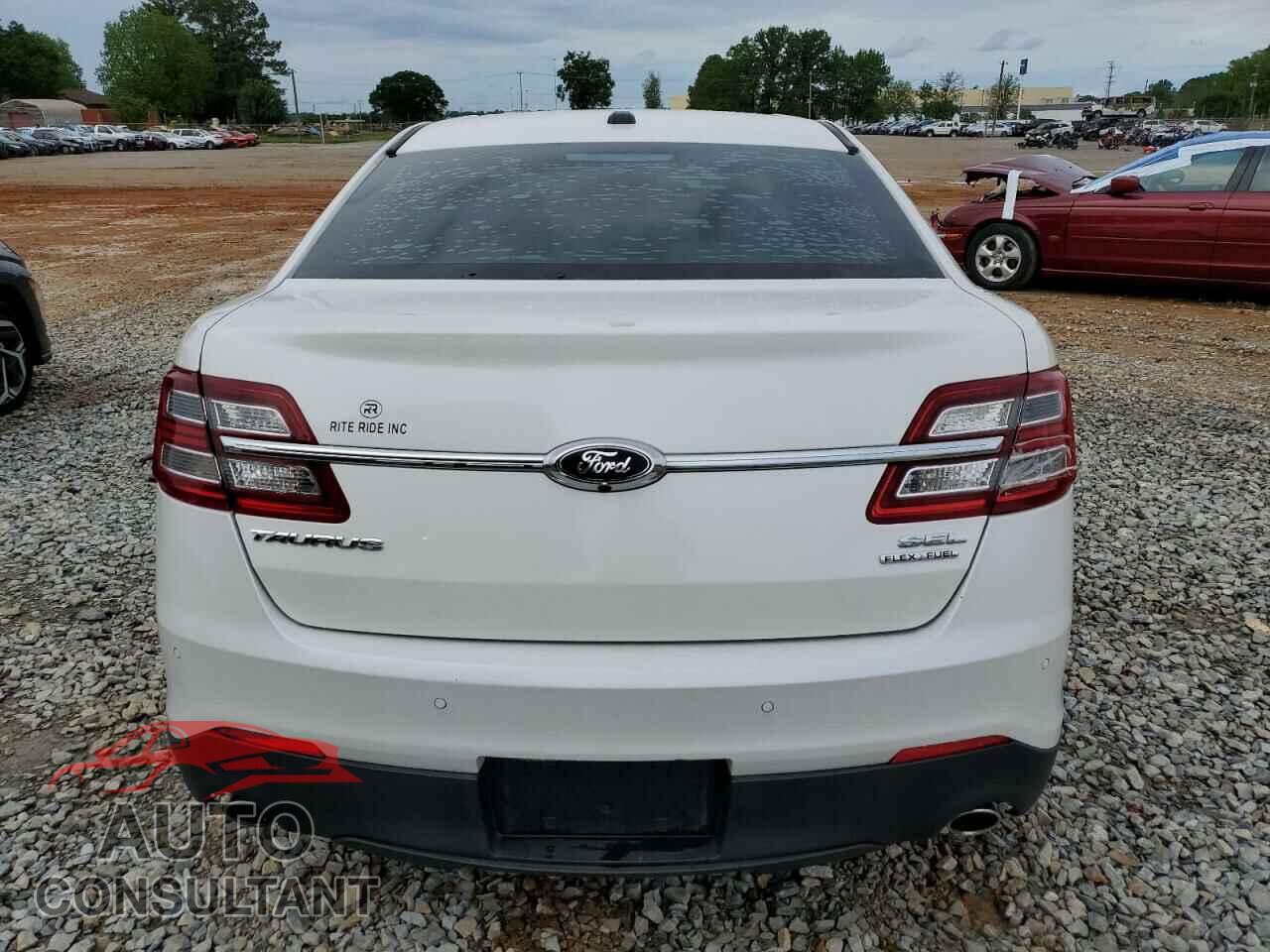 FORD TAURUS 2015 - 1FAHP2E84FG174877