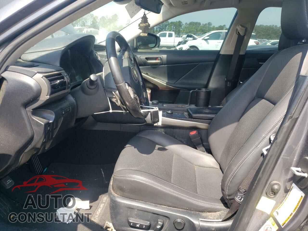 LEXUS IS 2018 - JTHBA1D23J5073793