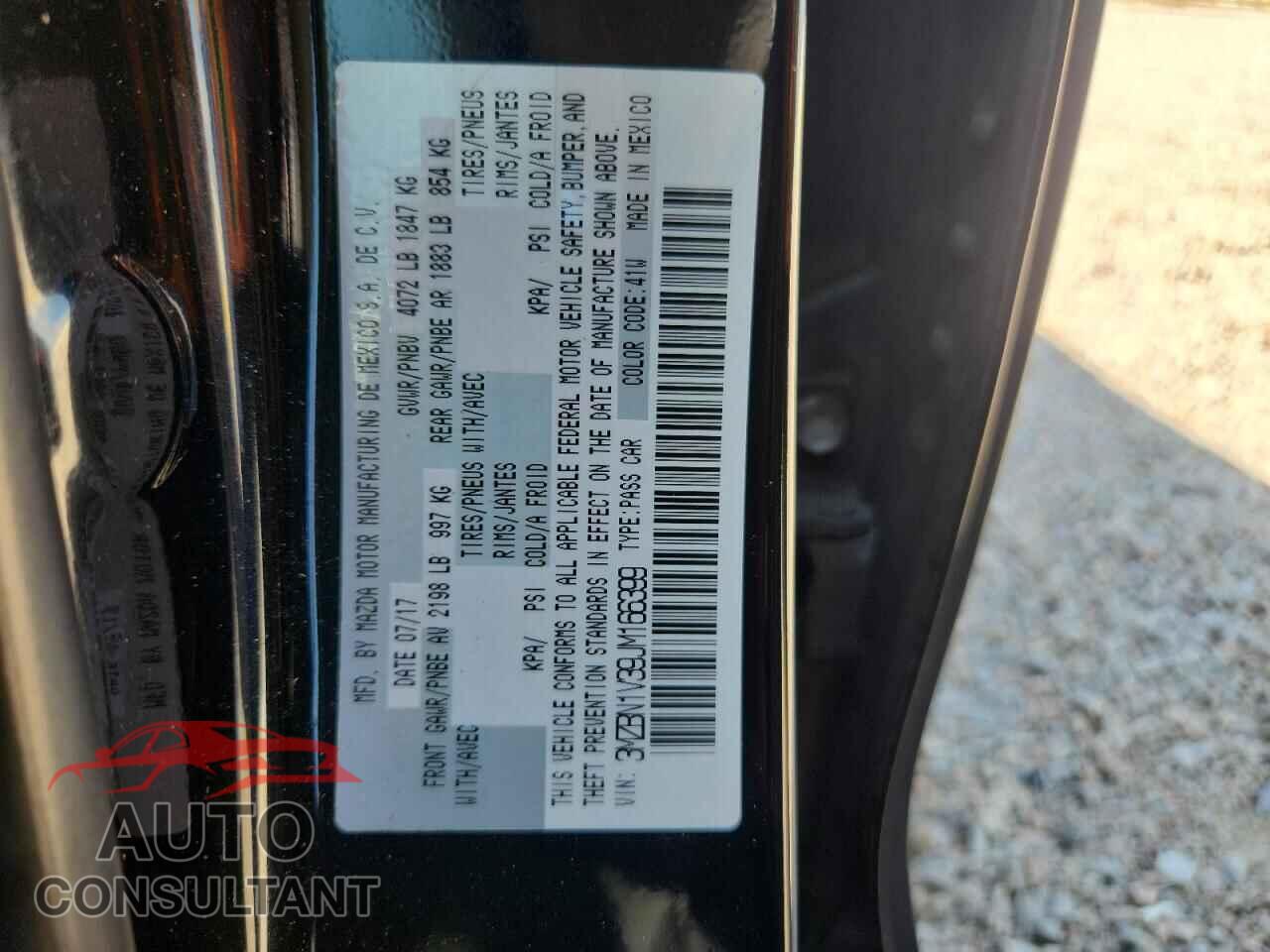MAZDA 3 2018 - 3MZBN1V39JM166399