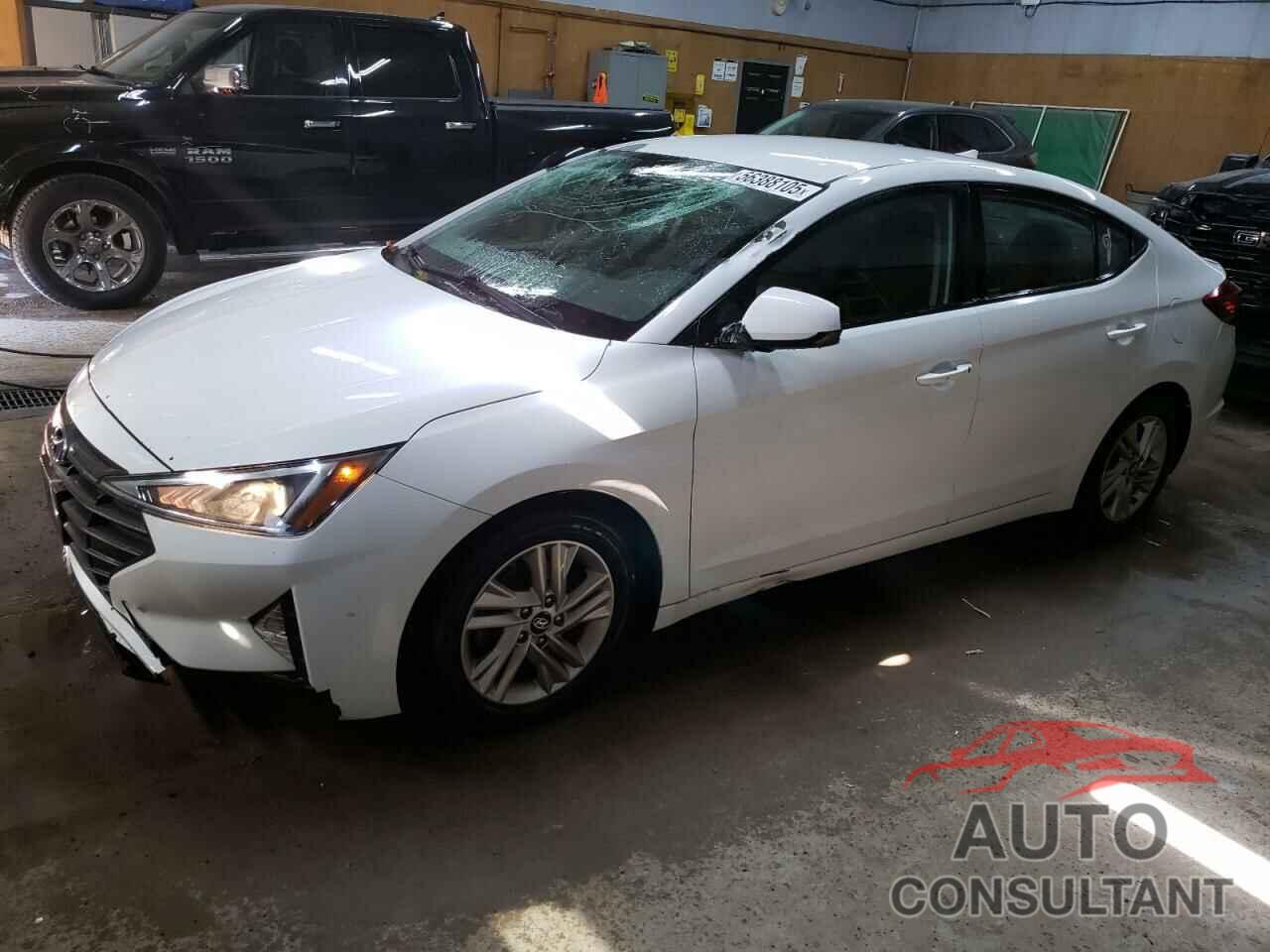 HYUNDAI ELANTRA 2019 - 5NPD84LF0KH404312