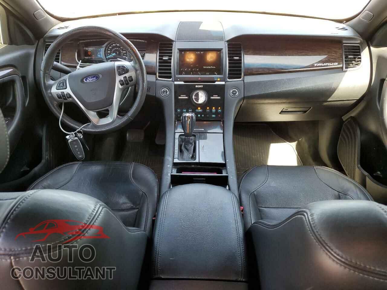 FORD TAURUS 2017 - 1FAHP2F86HG104315