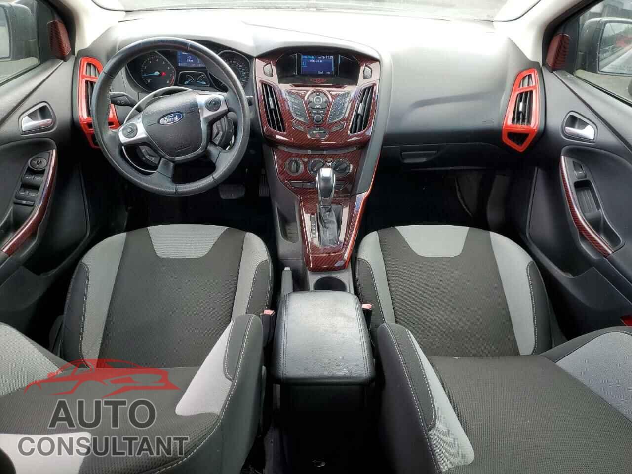 FORD FOCUS 2012 - 1FAHP3F21CL289875