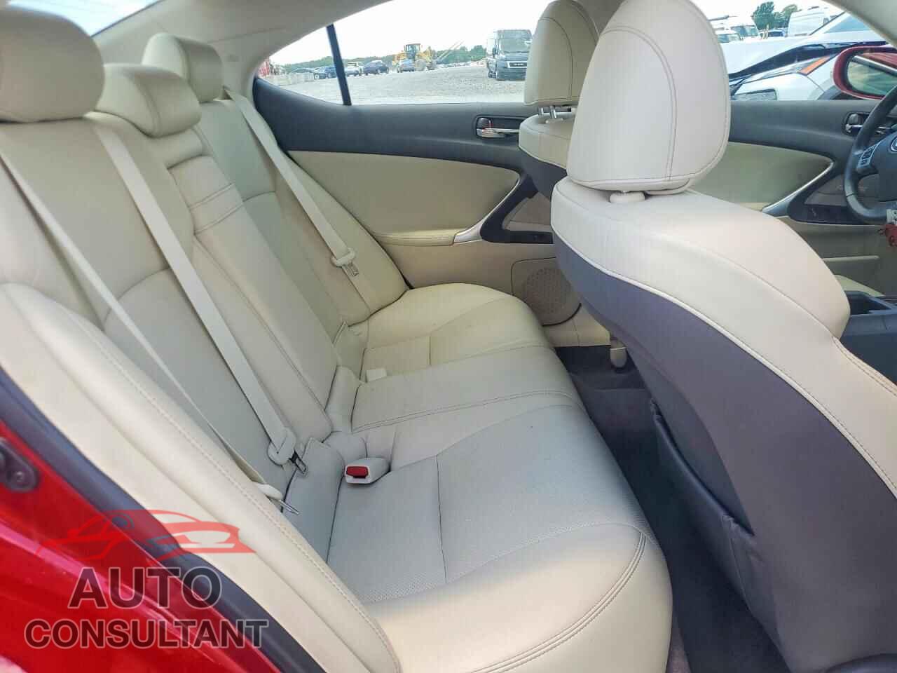 LEXUS IS 2011 - JTHCE5C23B5000975