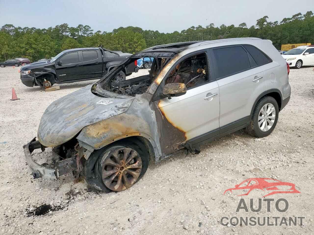 KIA SORENTO 2014 - 5XYKUDA71EG541060