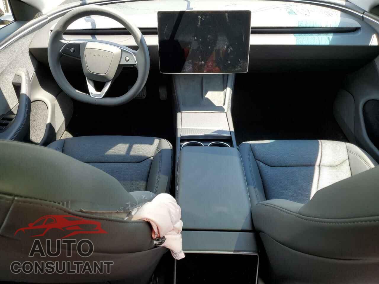 TESLA MODEL 3 2024 - 5YJ3E1EA0RF728468