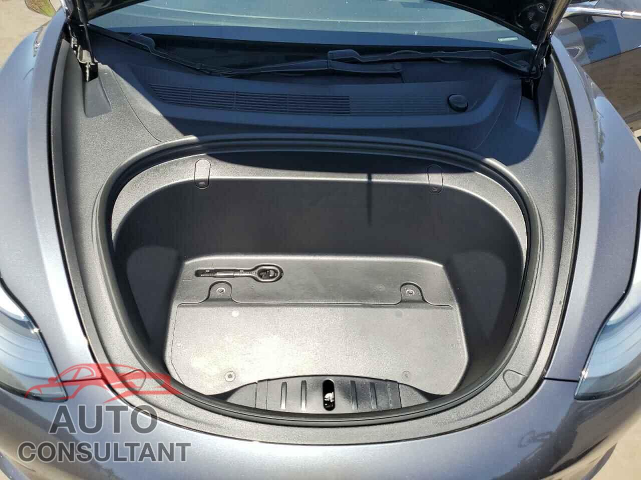 TESLA MODEL 3 2019 - 5YJ3E1EB8KF453544