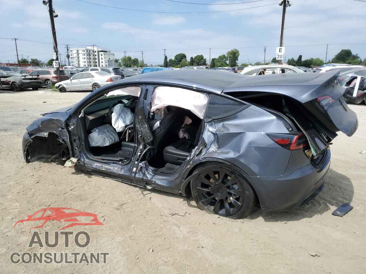 TESLA MODEL Y 2023 - 7SAYGAEE2PF829076