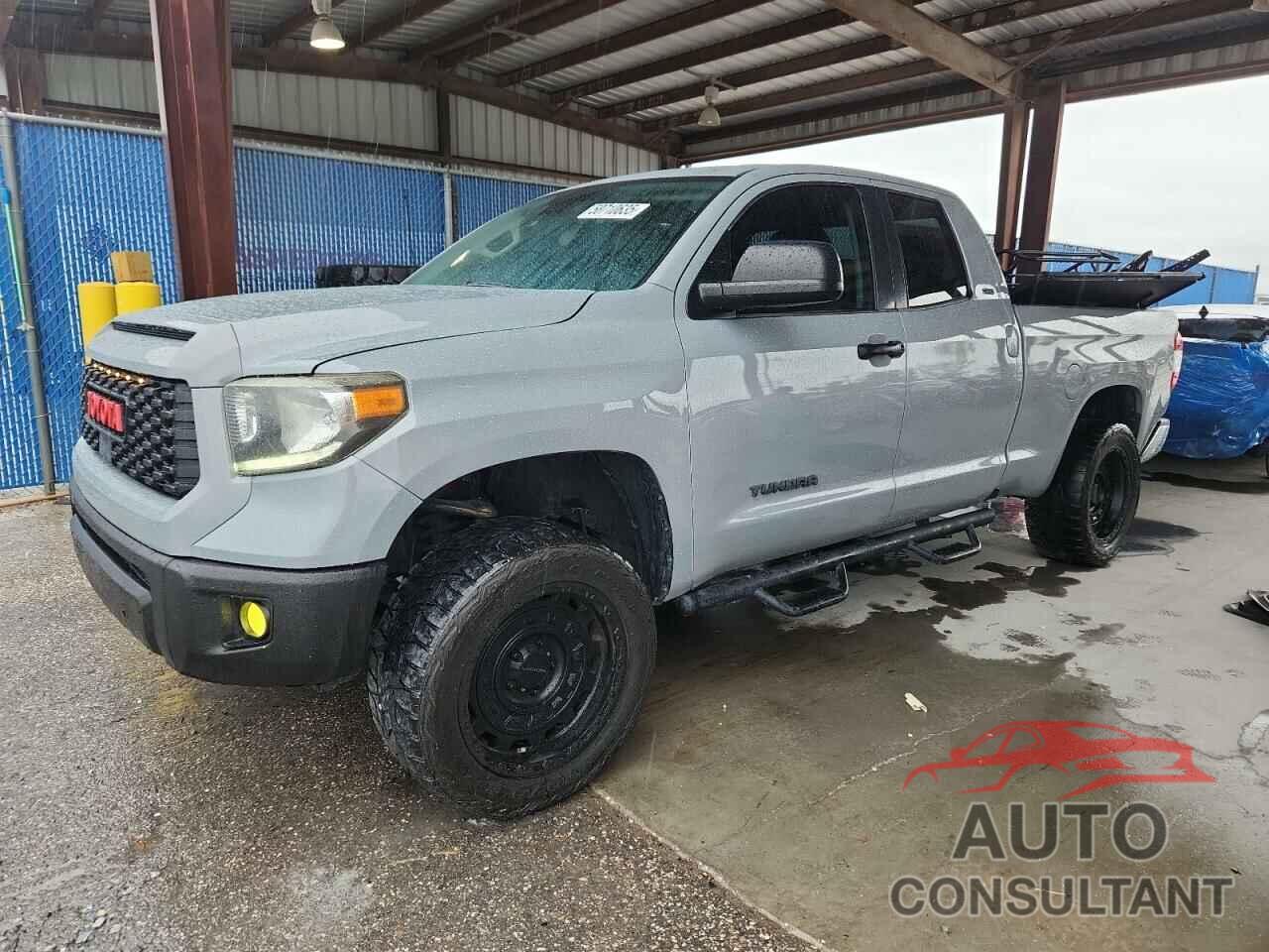 TOYOTA TUNDRA 2018 - 5TFRM5F17JX128849