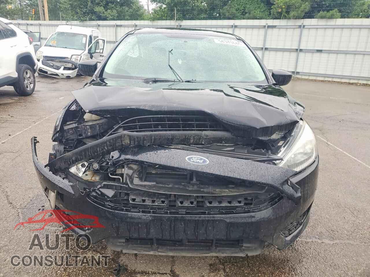 FORD FOCUS 2017 - 1FADP3E22HL327637