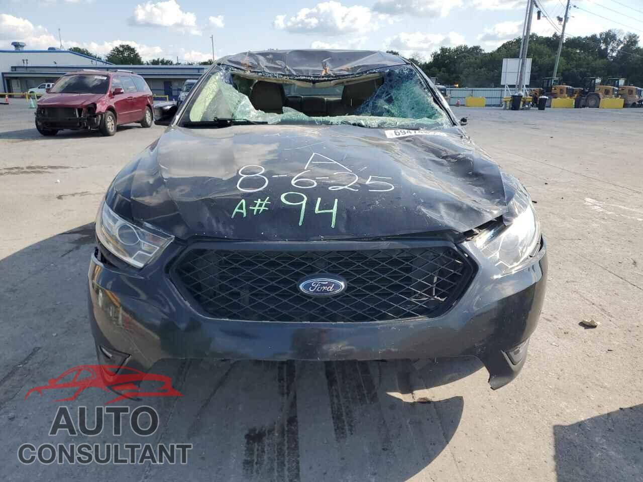 FORD TAURUS 2019 - 1FAHP2E84KG109697