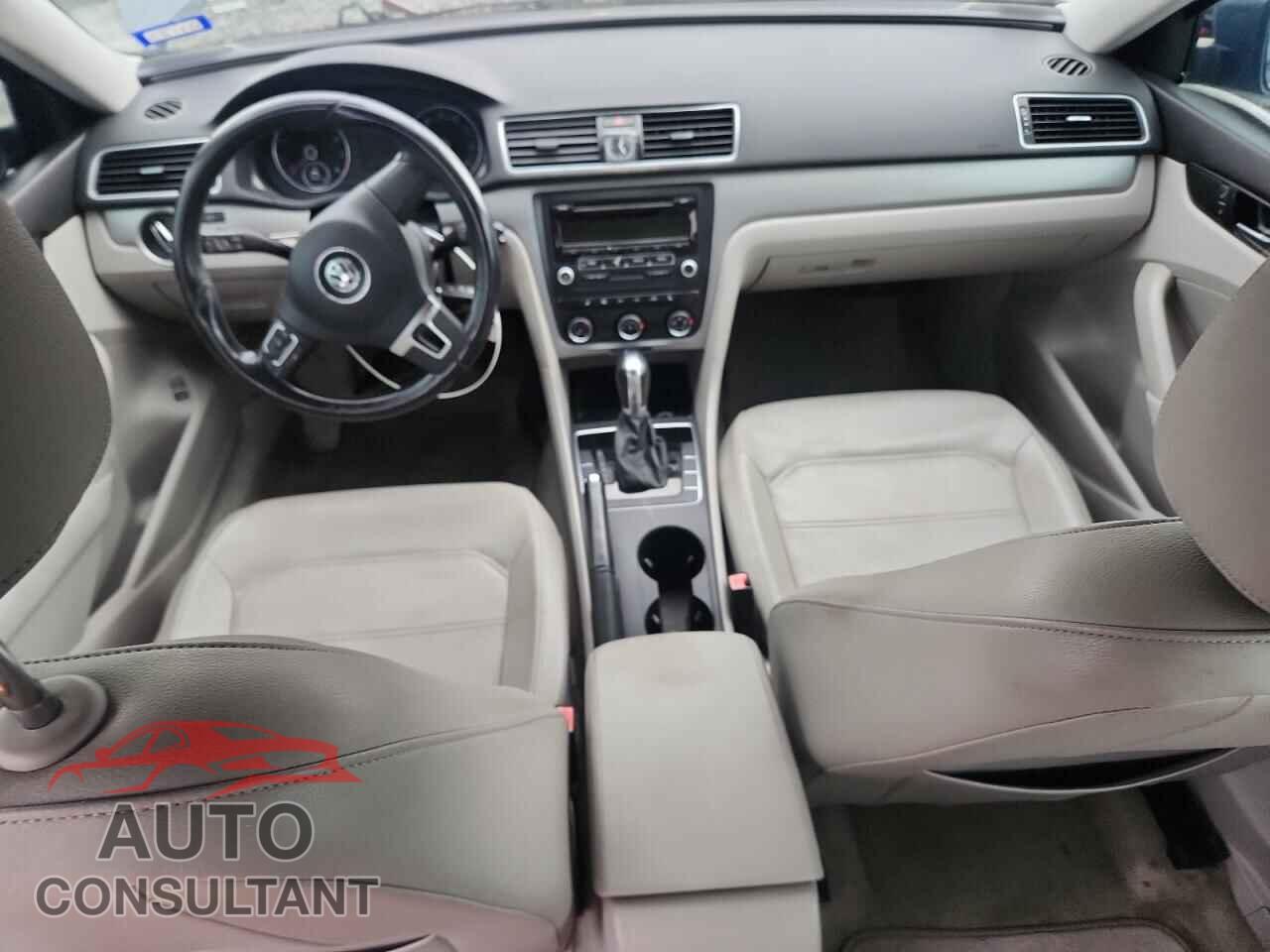 VOLKSWAGEN PASSAT 2014 - 1VWAP7A34EC003004