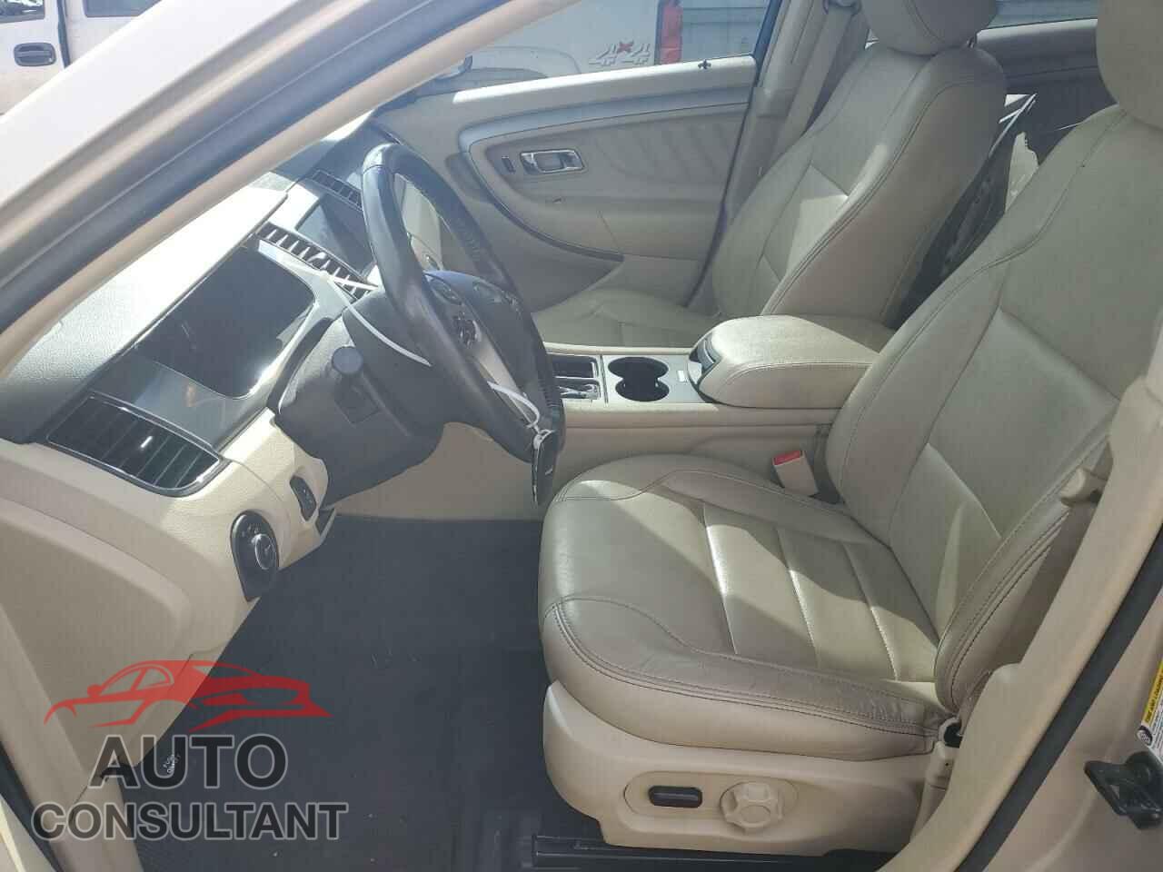 FORD TAURUS 2018 - 1FAHP2E83JG116851