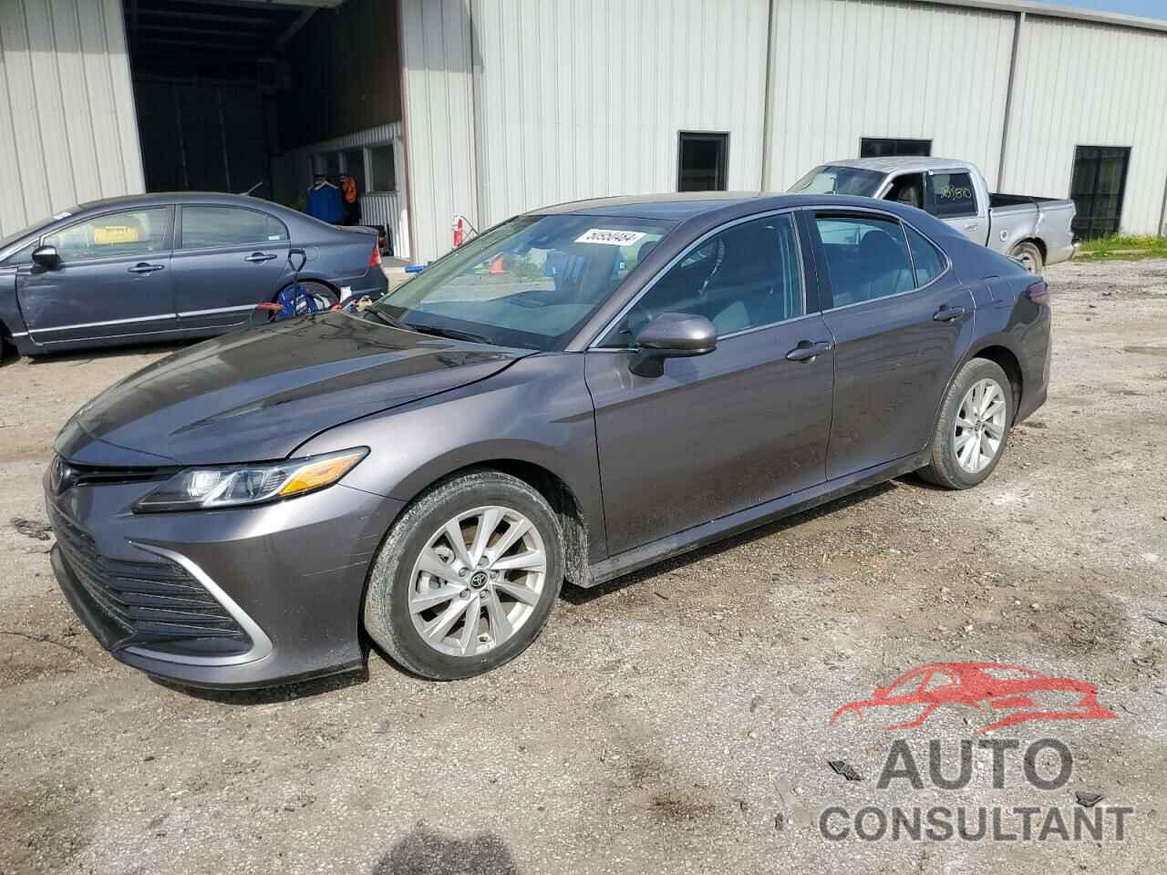 TOYOTA CAMRY 2022 - 4T1C11AK5NU678755