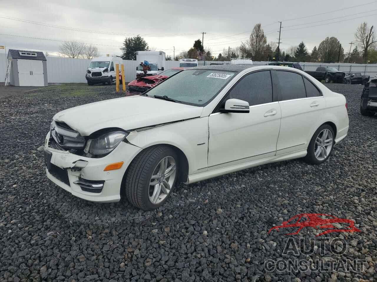 MERCEDES-BENZ C-CLASS 2012 - WDDGF4HB8CR218865