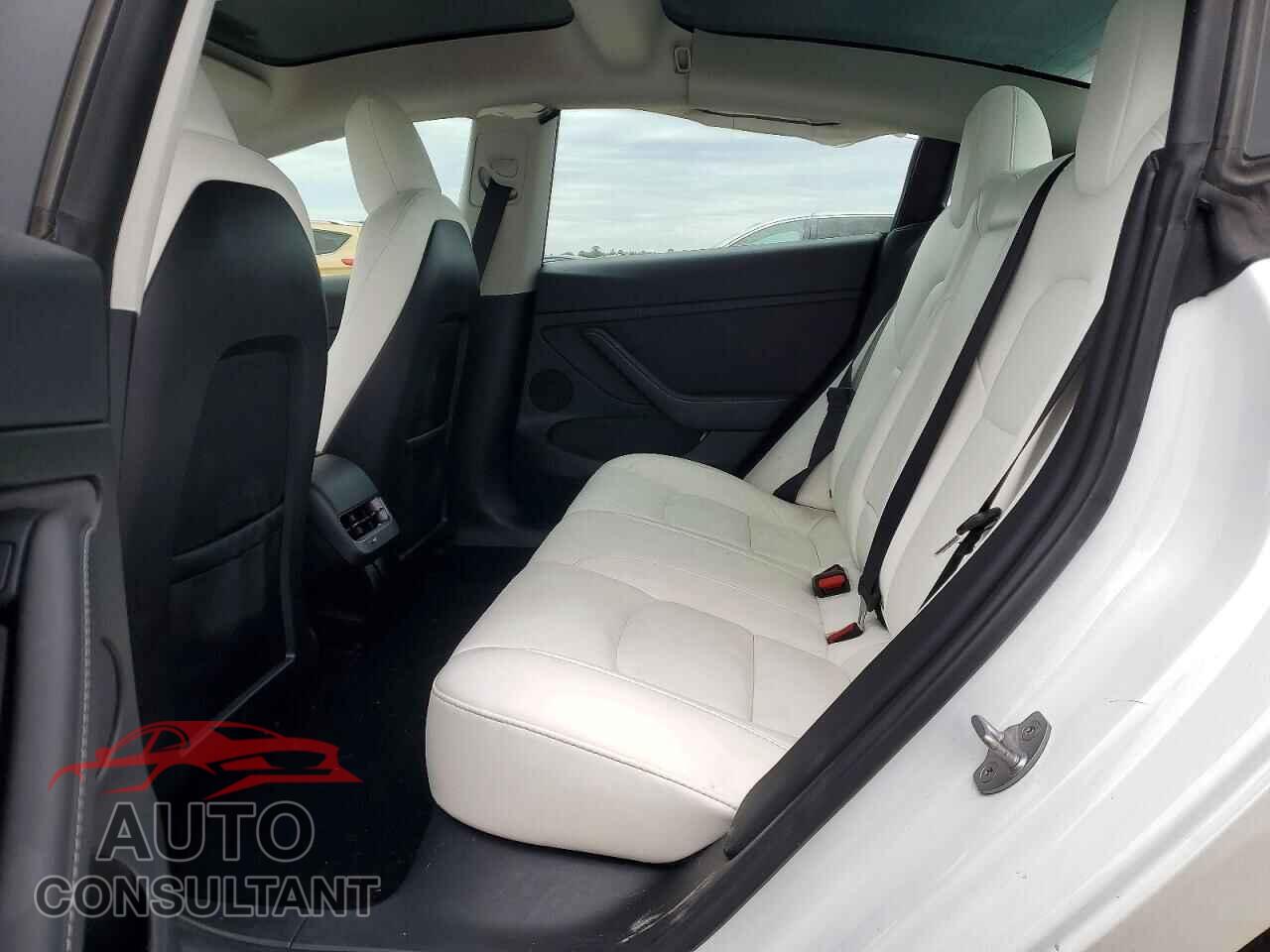 TESLA MODEL 3 2023 - 5YJ3E1EA8PF483450