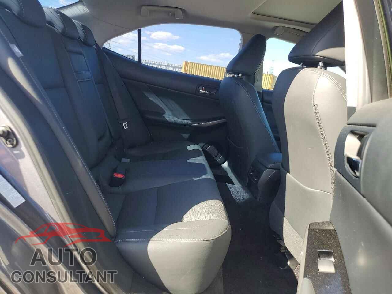 LEXUS IS 2014 - JTHCE1D29E5003911