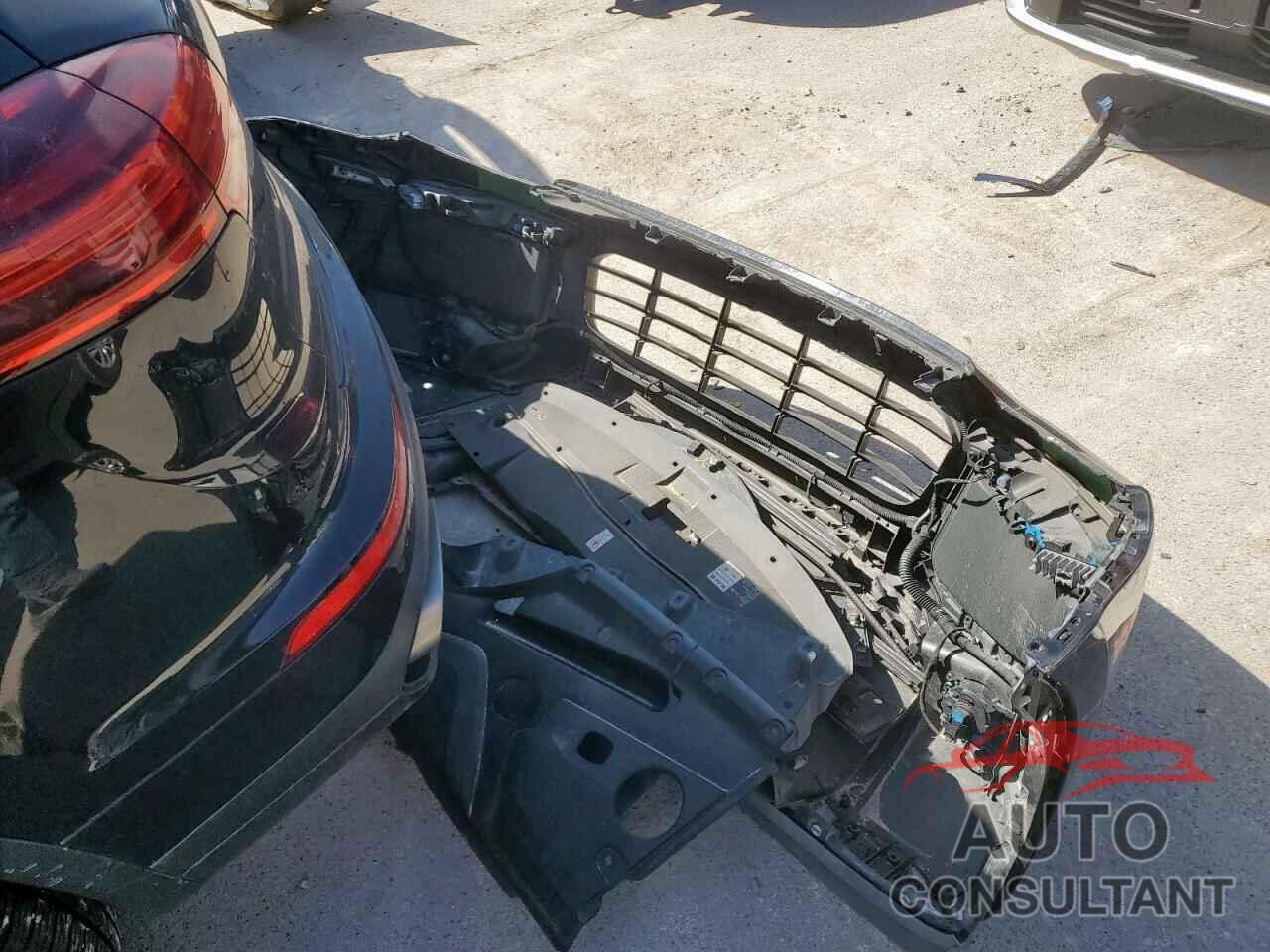 PORSCHE CAYENNE 2016 - WP1AA2A23GLA04676