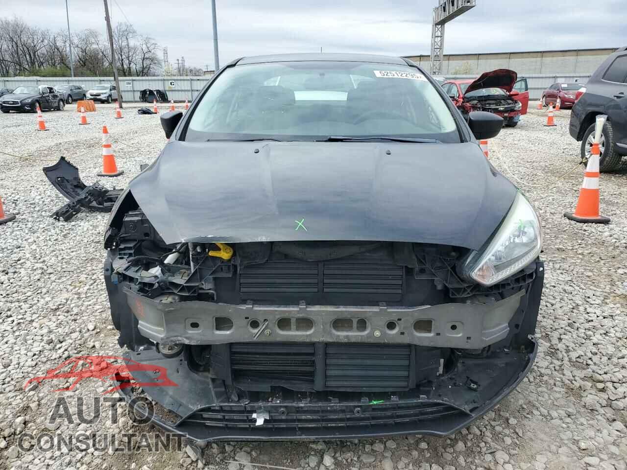 FORD FOCUS 2015 - 1FADP3E24FL218125