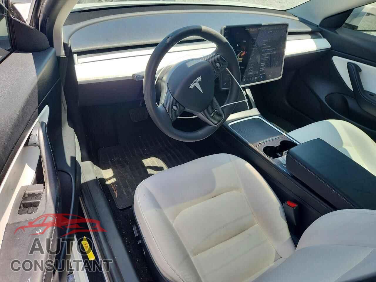 TESLA MODEL 3 2021 - 5YJ3E1EA4MF877927
