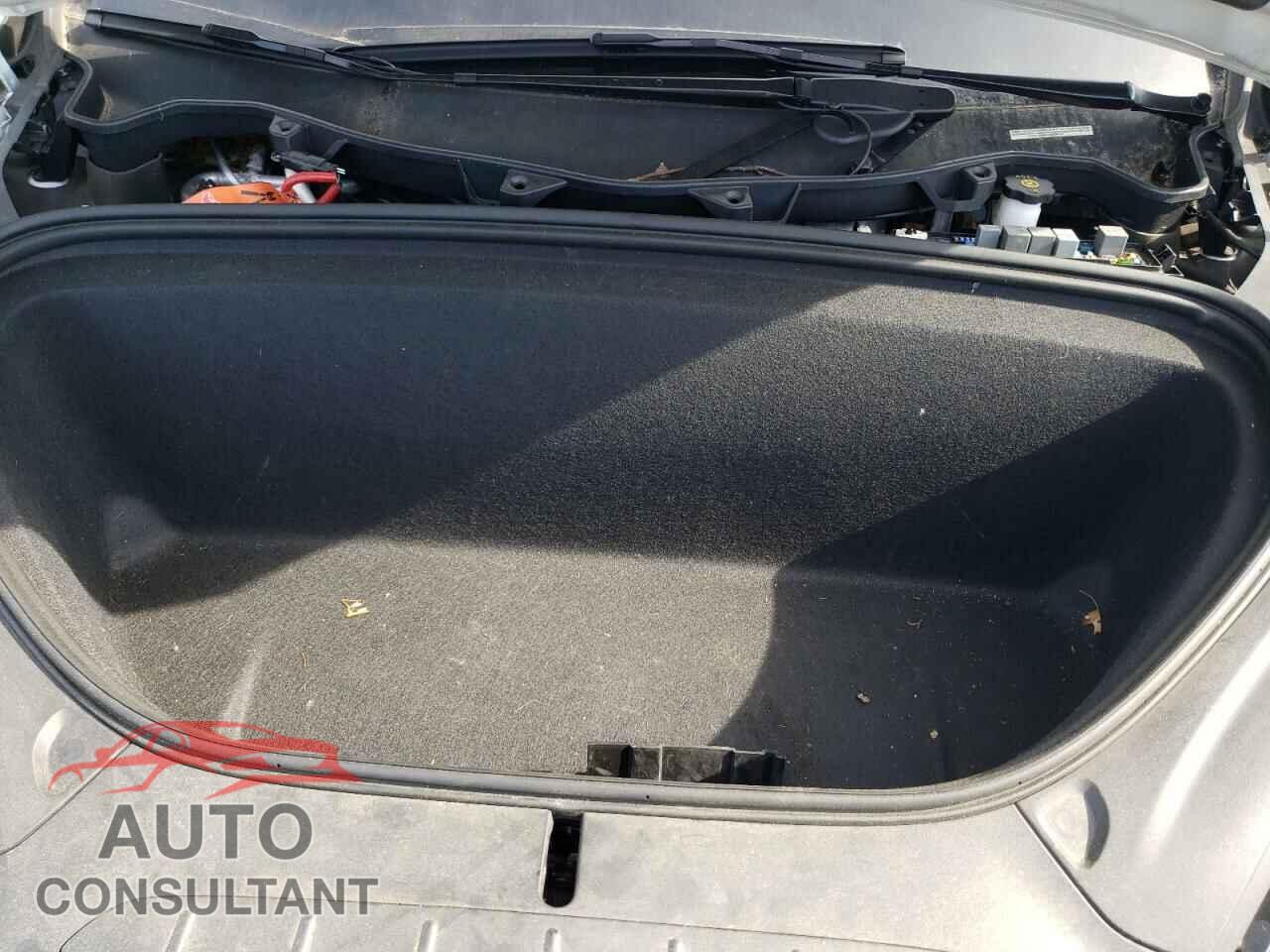 TESLA MODEL X 2017 - 5YJXCBE24HF052496