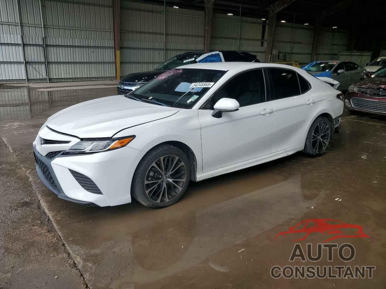 TOYOTA CAMRY 2018 - 4T1B11HK4JU516174