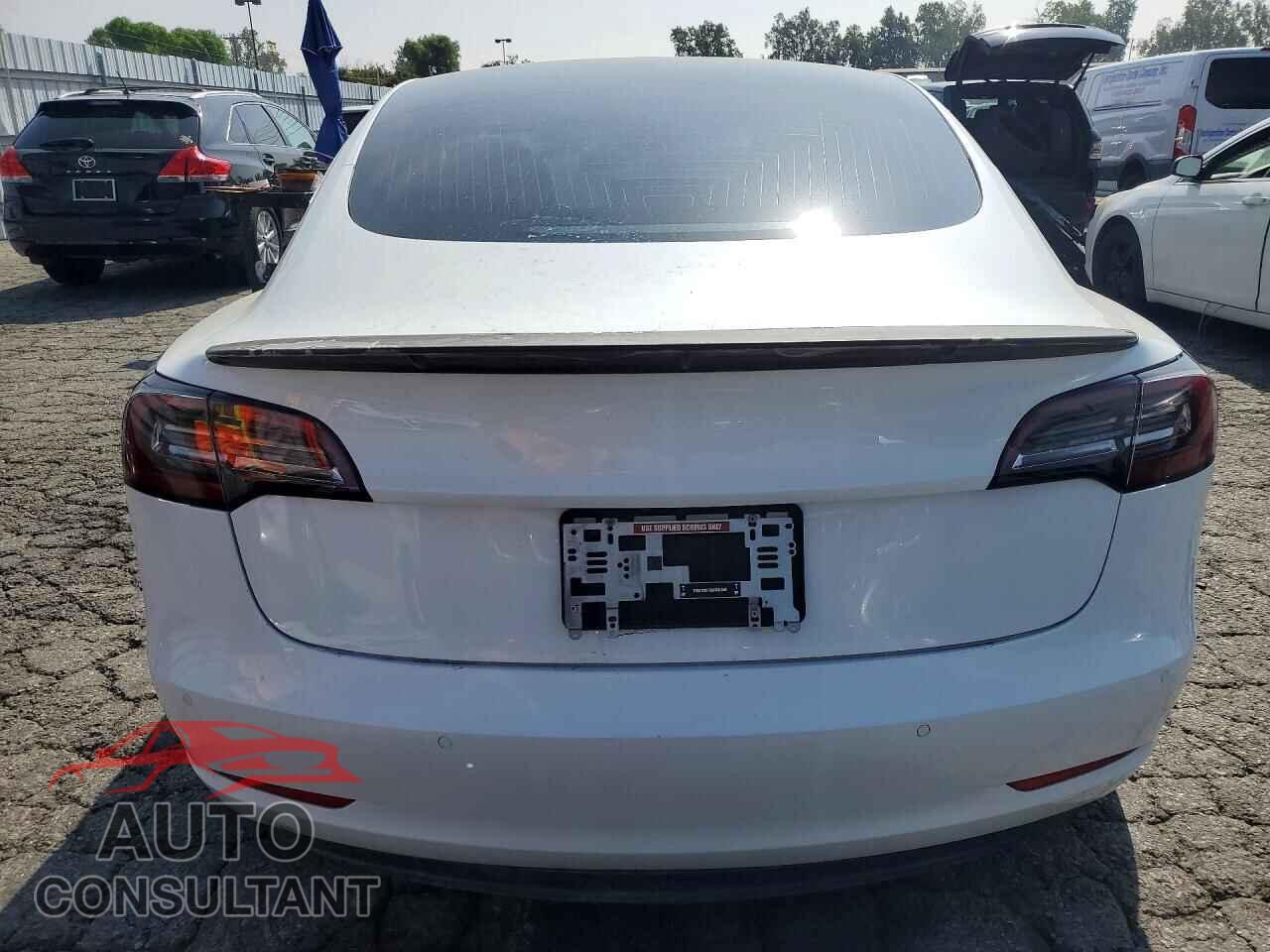 TESLA MODEL 3 2019 - 5YJ3E1EB4KF388532
