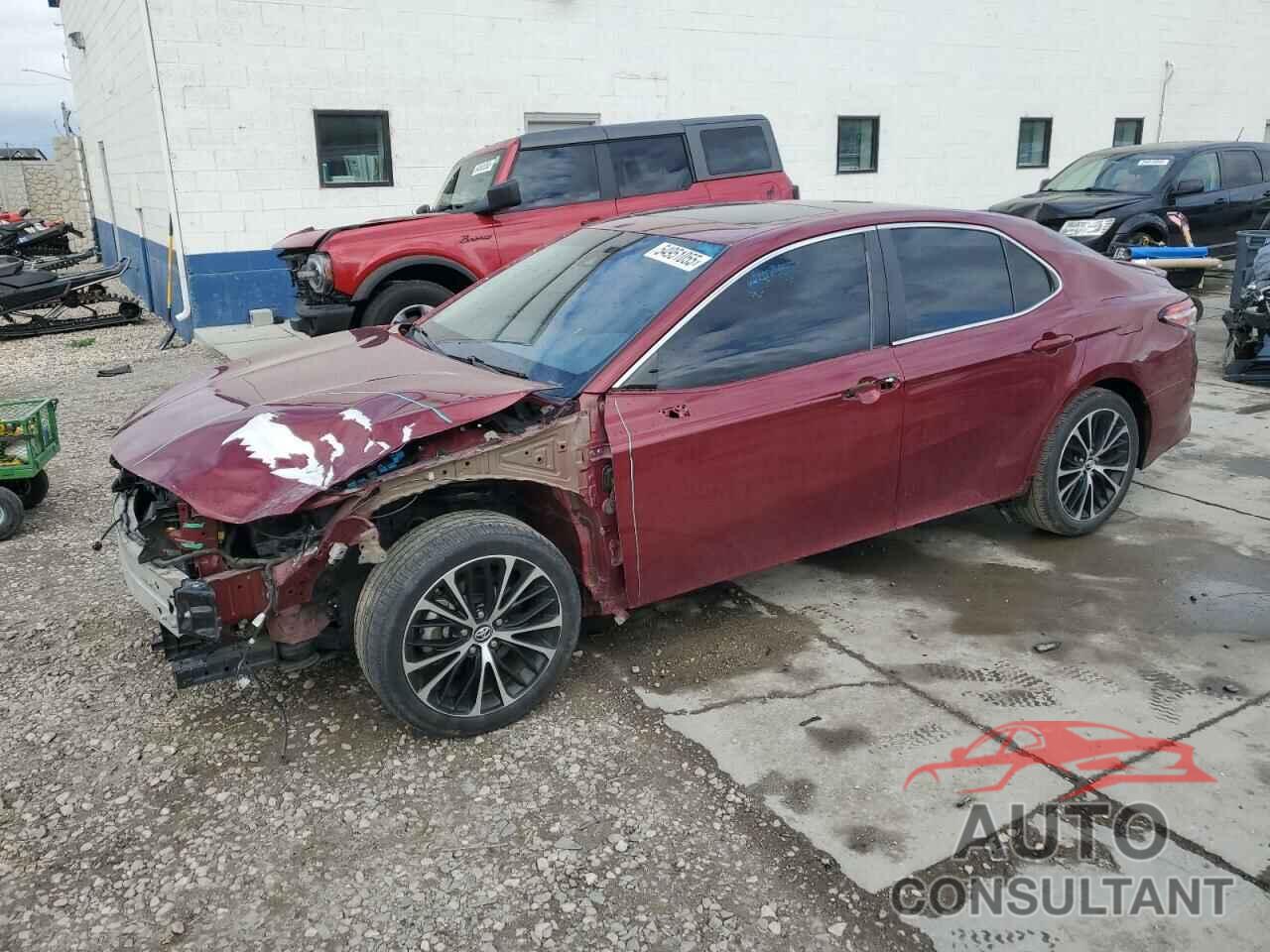 TOYOTA CAMRY 2018 - 4T1B11HK7JU556202