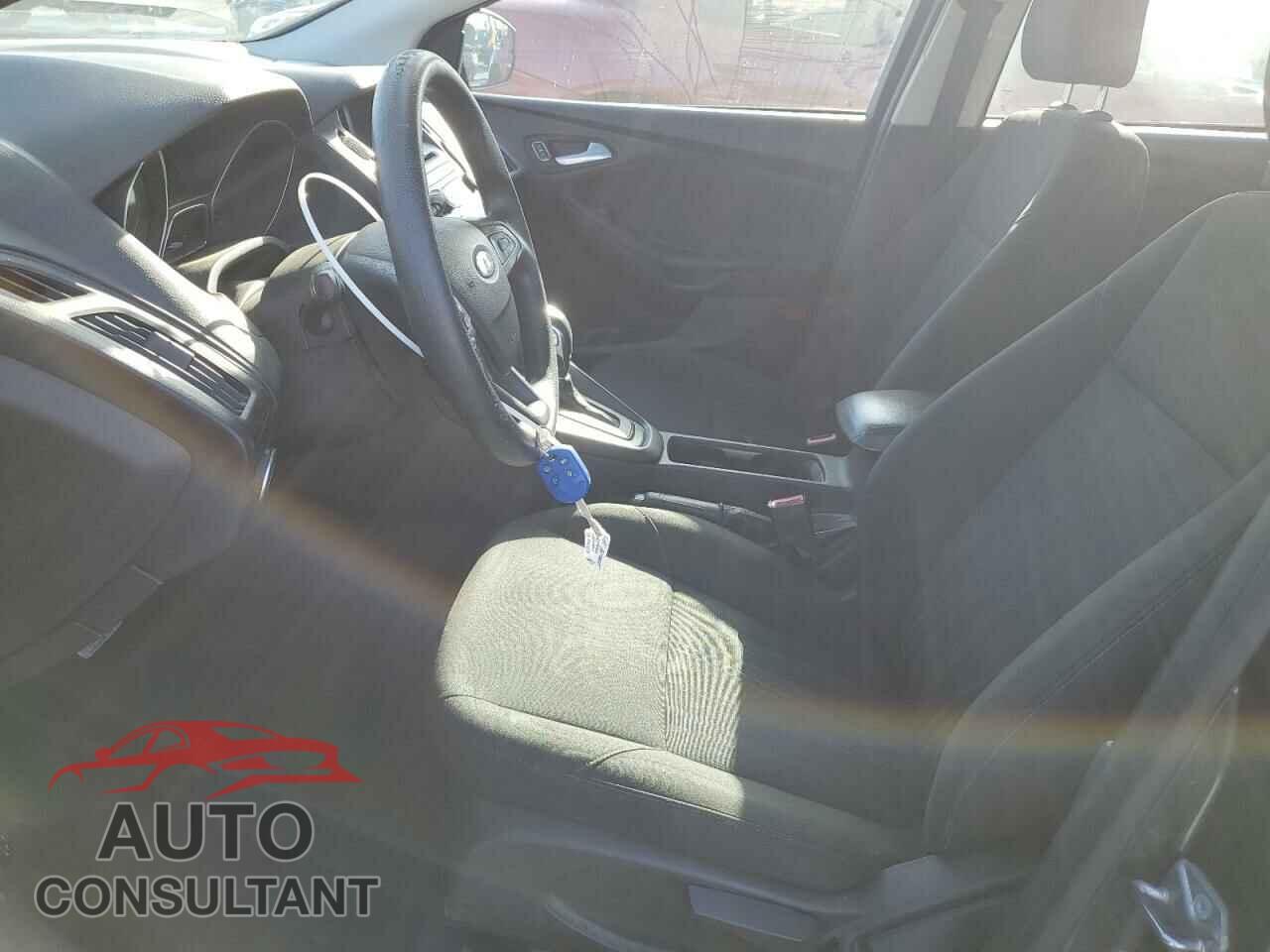 FORD FOCUS 2015 - 1FADP3F29FL230009