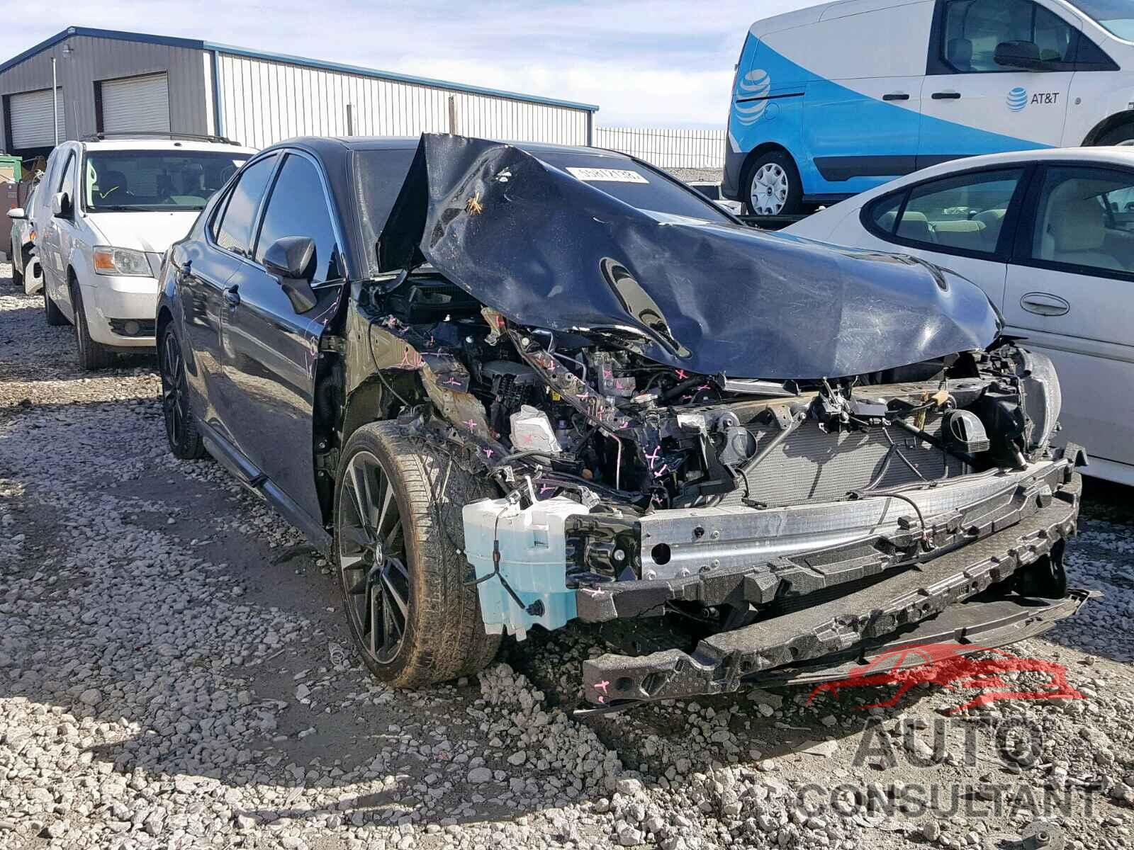 TOYOTA CAMRY 2018 - 4T1B61HK5JU043578