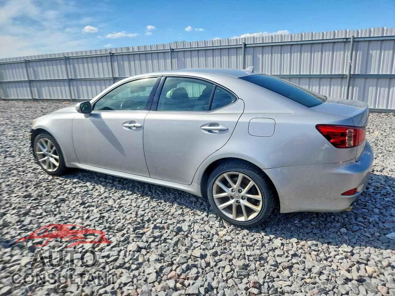 LEXUS IS 2011 - JTHCF5C26B5050427